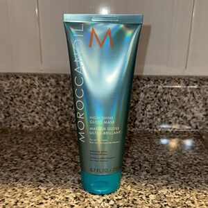 Moroccanoil Gloss Mask in Shimmering Blue